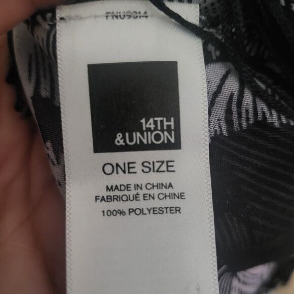 14th & Union Sheer Black & White Palm Tree Beach Wrap/Coverup Shawl - OS - Picture 4 of 6